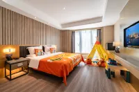 WORLD HOTEL