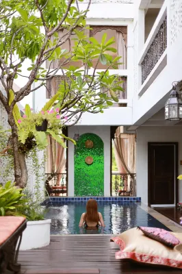 AT Niman Conceptual Home Hotels near The Nimman by Palm Springs