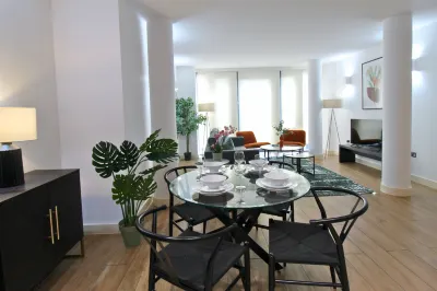 Viridian Apartments in Kew Bridge Serviced Apartments - St Georges 시온 하우스 주변 호텔
