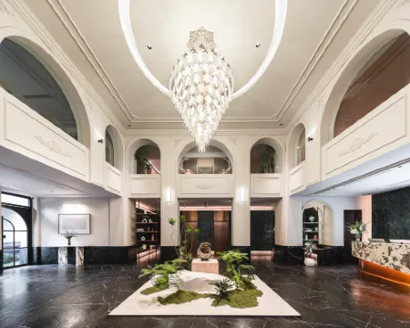 Shanghai People's Square Nanjing East Road Pedestrian Street Treasury Hotel Hotels in Shanghai