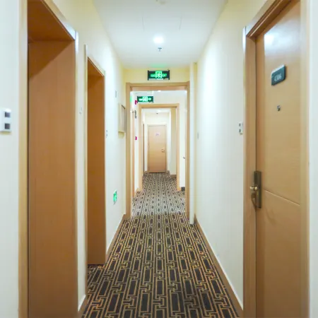 Beijing Zhong'an Hotel ( Near metro,Tian'anMen,Forbidden City. tourism service)