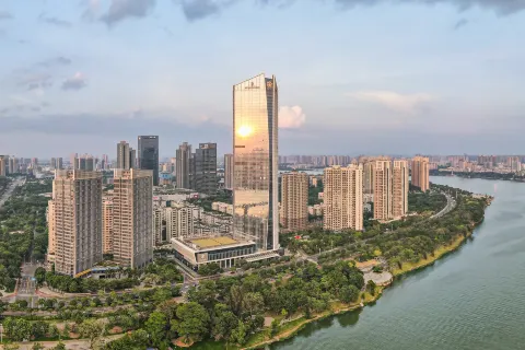 Renaissance Huizhou Hotel