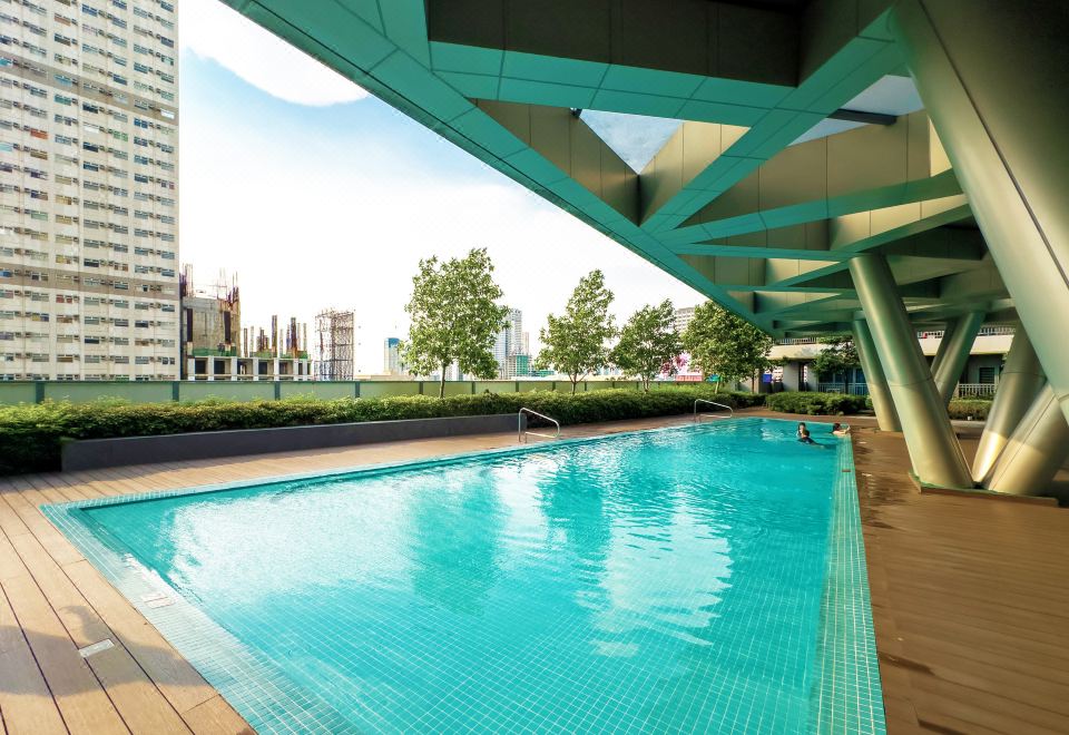 SMDC 페임 레지던스 수영장