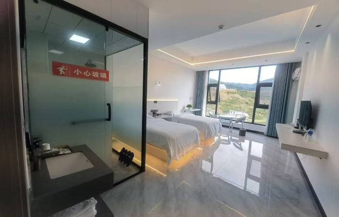 Dongyang Junyue Hotel