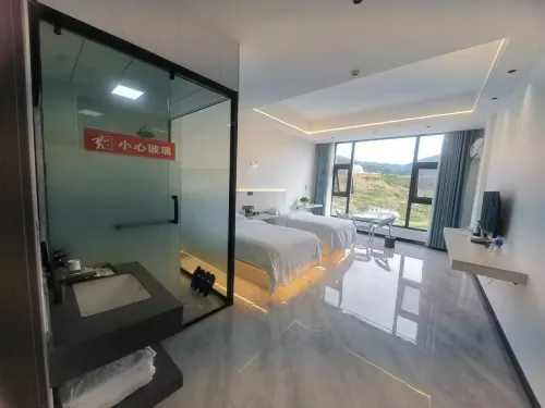 Dongyang Junyue Hotel Hotels in Lüchun County