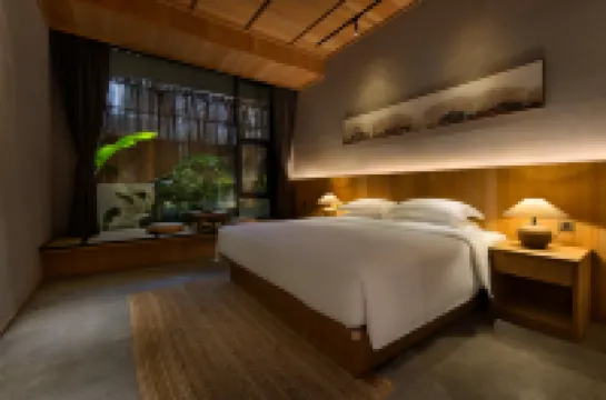 Shanhai Wutong B&B (Yalong Bay Sun Bay Road)