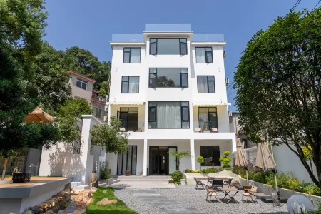 EDEN YARD Отели в г. Цзиндечжэнь