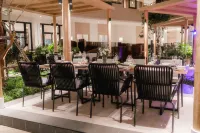 M Social Hotel Phuket - 朝食