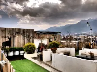 Mr. Lu · Comfortable · European Vintage · Light Luxury Homestay (Dali Ancient City Erhai Lake) Hôtels à proximité de : Porte Erhai