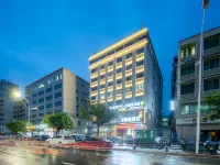 Hillman Smart Hotel (Qilou Old Stree Branch） Hotels near Meilan