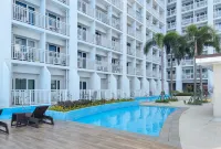 SMDC Breeze Residences by RedDoorz - Infinity Pools
