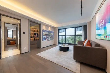 Keymore Art Residence Hotel Отели рядом с достопримечательностью «Ximing Happy World Huaxia Shijia City Paradise»