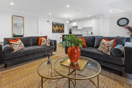 Wilton House Отели рядом с достопримечательностью «Кафедральный собор Сейнт Питер»