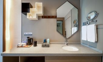 Zhouting Hotel(Hefei Huaihe Road Pedestrian Street Store)