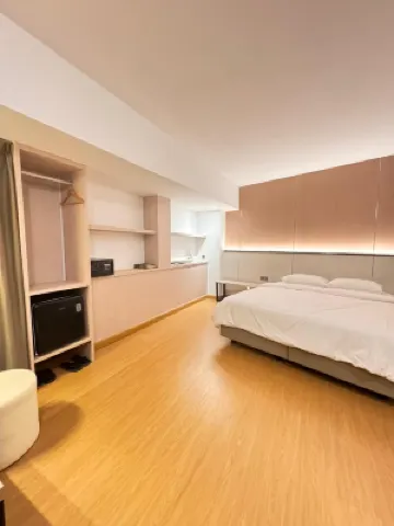 Ming Paragon Hotel Các khách sạn gần Khu Phố Tàu