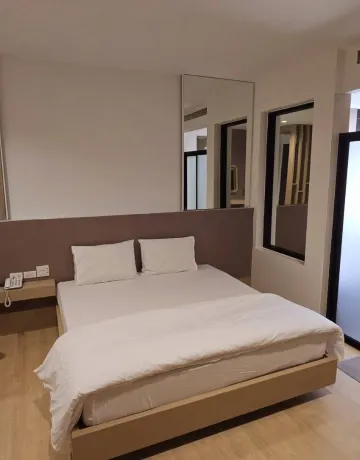 ดีลักซ์เตียงใหญ่มีอ่างอาบน้ำ