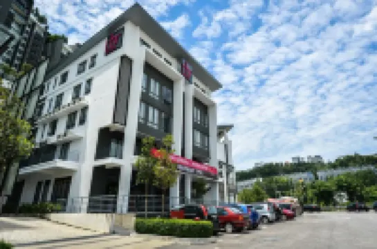 OYO Townhouse, Selayang formerly RHR Hotel Hotels in Gombak