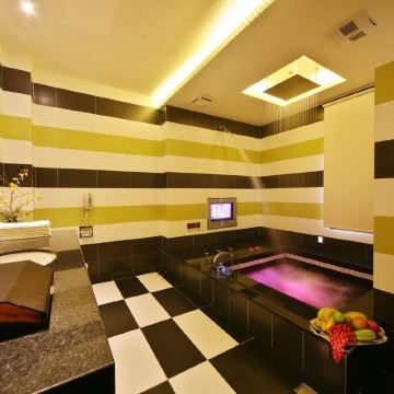 시닝 모텔의 대형 욕조 이미지