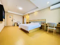 Crown Hotel (Sanling Plaza Food Street Branch, Xianyou Bus Station, Putian) - balcony