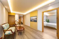EZZI Hotel (Qingdao Jiaodong International Airport) Hotels in der Nähe von Jiaozhouwan Fortune Plaza Fortune Commercial Street