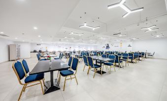 Qinglong Hotel - Housity