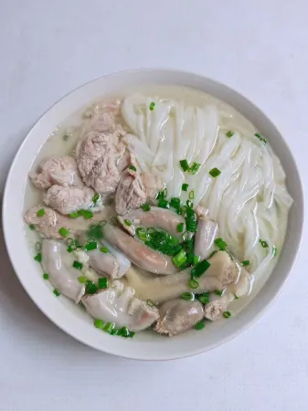 Dong Fang Da  Jiu  Dian Отели рядом с достопримечательностью «Lianhua Square»