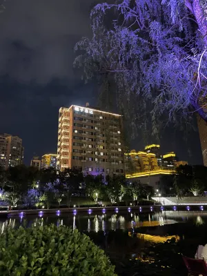 Orange Hotel (Beijing Yansha Liangma River) Hotel a Pechino