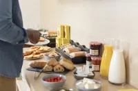 Aparthotel Adagio Access Paris Asnières - breakfast