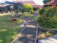 Ikhtiar Surya Hotel Hotel di Glagah