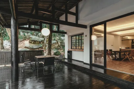 Anlan Creek Spring B&B Отели рядом с достопримечательностью «Xixin Temple»