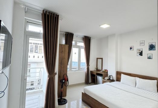 1. 골든 코토 호텔..