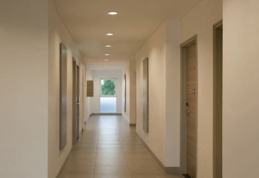 수라바야 호텔 내부 전경