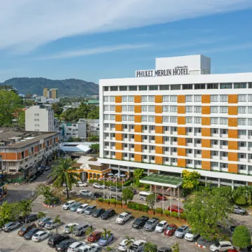 Phuket Merlin Hotel Отели рядом с достопримечательностью «Кхао Ранг»