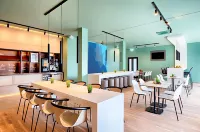 B&B HOTEL Mannheim-City - Aamiainen