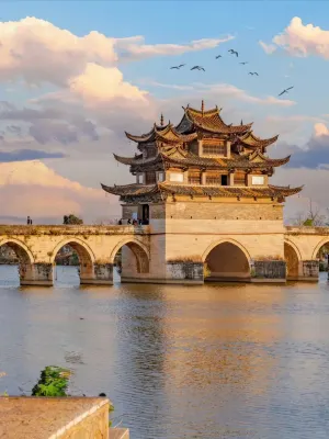 QiqiYunshu· Serendipity·Wind Blowing Sunset Resort (Jianshui Seventeen Holes Bridge Store) Hotels near Jianshui 17-hole Bridge