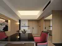SFEEL Designer Hotel (Chaoyang Street Branch, Taiyuan Railway Station) - piscina
