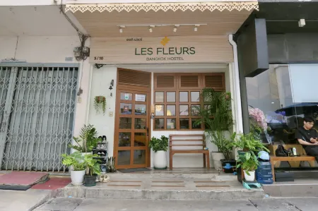 Les Fleurs Bangkok Hostel