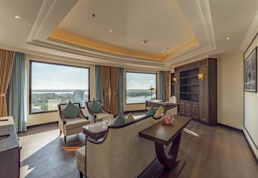 찬 토의 샤르망 스위트 부티크 호텔