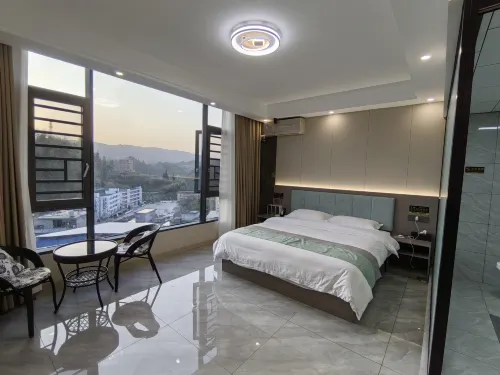 Yanhe Tangba Longteng Hotel