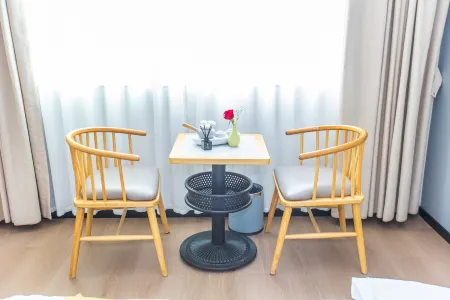 Qian Yi Taste Hotel Отели рядом с достопримечательностью «Baohu Pavilion»