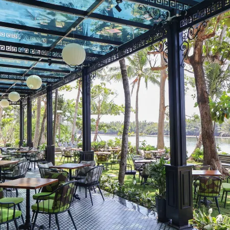 Nesta Hoian Resort & Spa Отели рядом с достопримечательностью «Куа Дай»