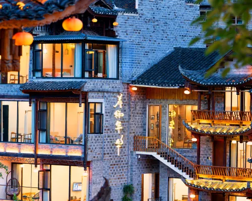 Huayangnianhua Inn(Located in Furong Town Scenic Area, near the waterfall Hoteles en Yongshun