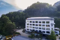 Guangyuan Zengjia Jinhui·Shuiyun Xiaozhu Hotel Hotels near Shisunping Scenic Area