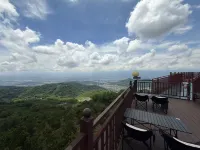 DO A LAND v Hotel Dehong Mangshi Airport Branch - Mountain view