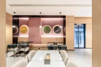 Ni Hao Hotel (Wuhan Jianghan Road Pedestrian Street) - 3 ดาว