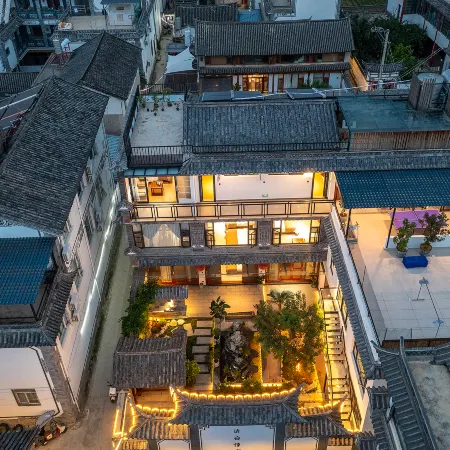"Bai Nostalgia Courtyard @ Erhai Caicun Pier"