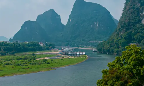 Yangshuo Percent Hotel  (West Street Li River)