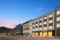 Yunzuo Starlight Hotel