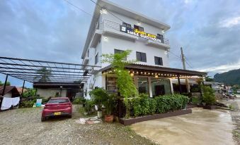 Smile Guesthouse VangVieng