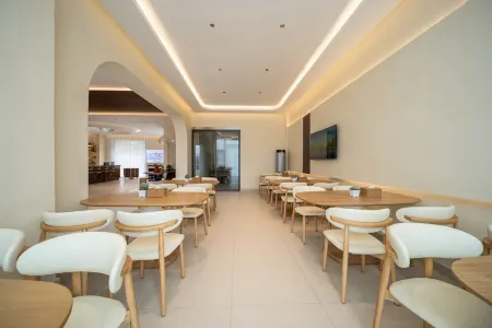 Yunxi River Bank · Jiangjing Zhen Enjoy · Smart Audio-Visual Family Leisure Hotel